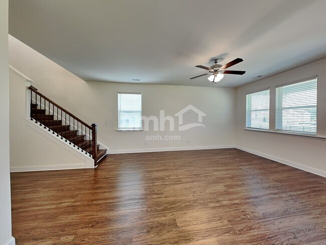 Building Photo - 115 Samara Ln