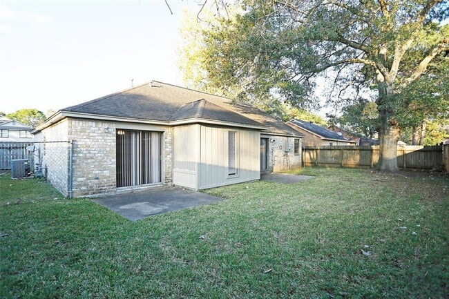 Building Photo - 21623 Park York Dr