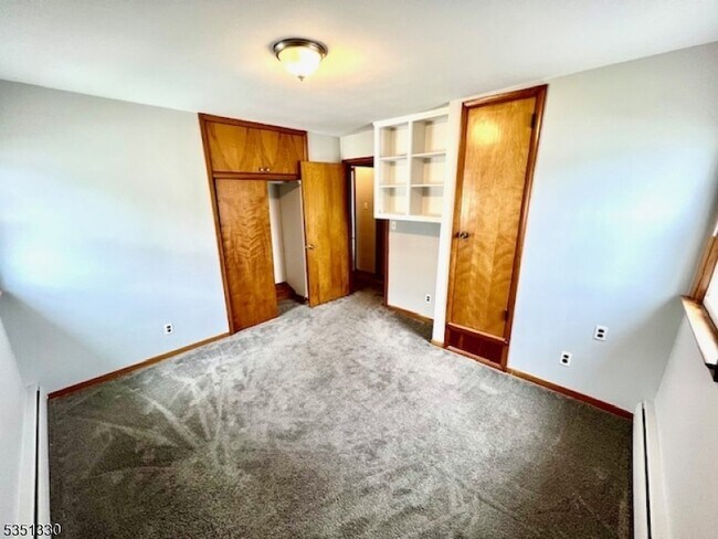 Building Photo - 1049 Brighton St