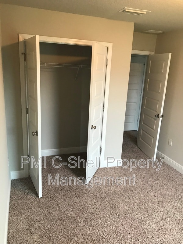 Building Photo - 357 S E St