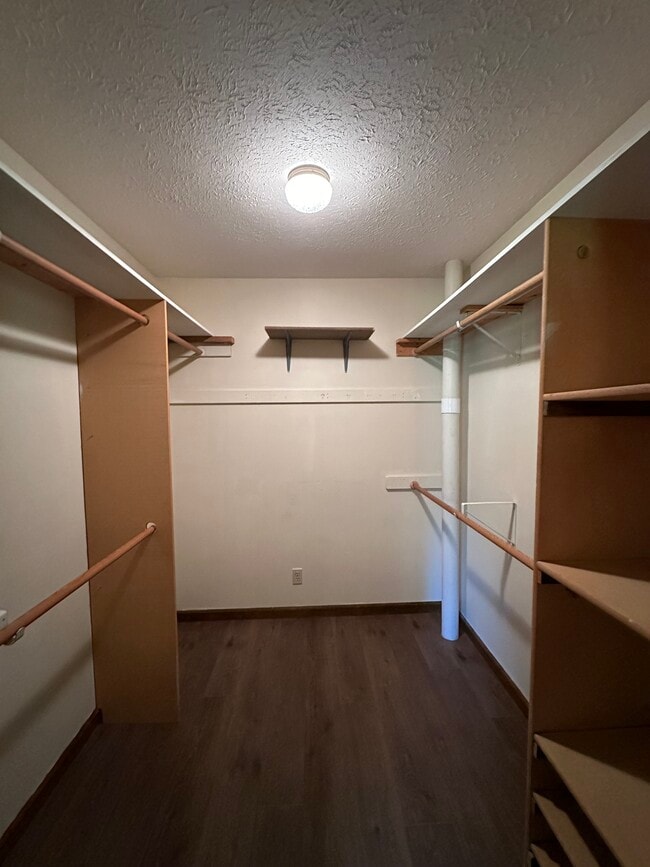 Building Photo - Deer Trail