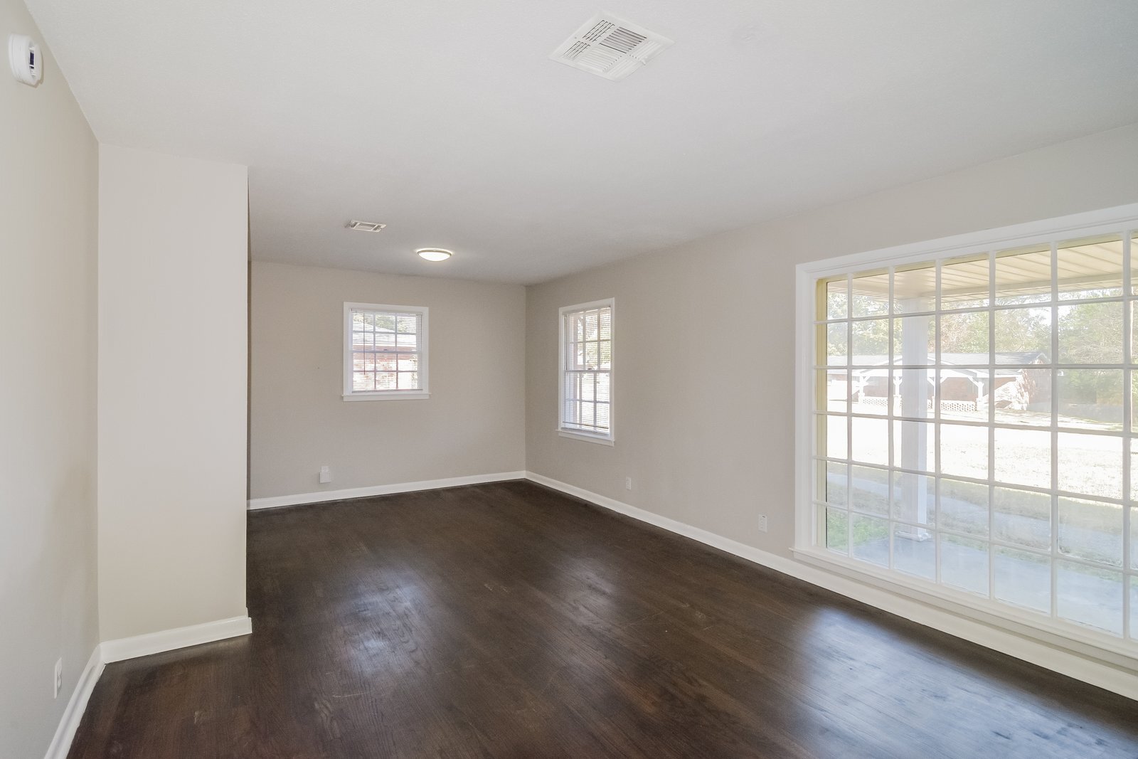 Building Photo - 227 Marian Dr