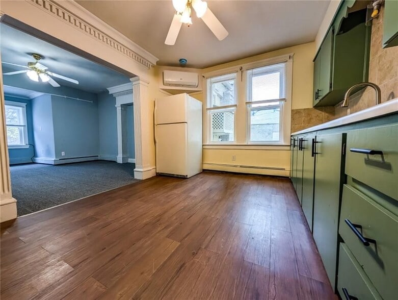 Building Photo - 1425 Manville Rd