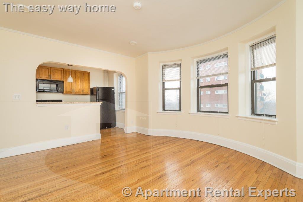 Building Photo - 123 Highland Ave