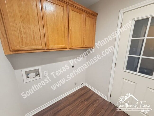 Building Photo - 280 Parkway Dr