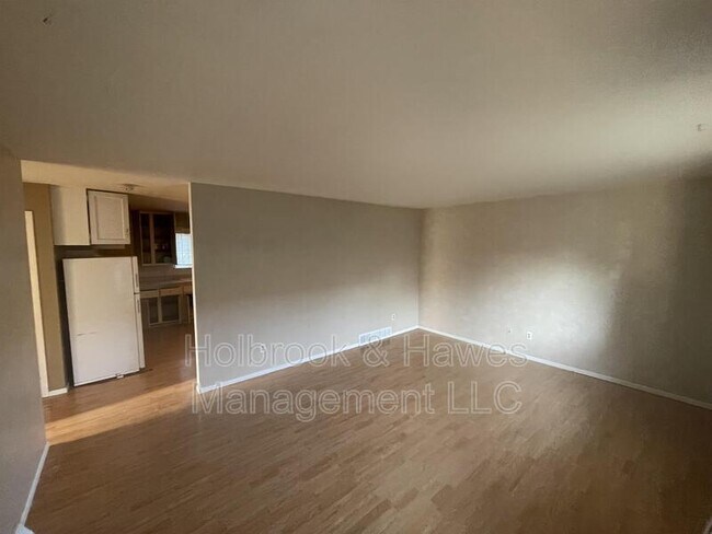 Building Photo - 601 N Bryan Ave