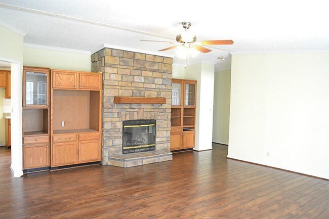 Building Photo - 11862 Cedar Ct