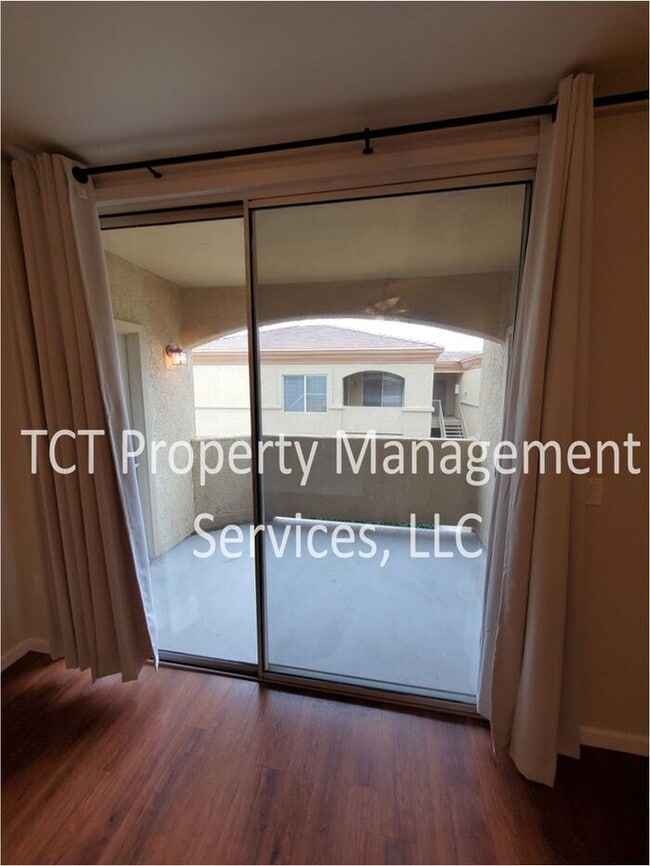 Building Photo - 2 bed/2bath Nestled in the Gated community of Villa Real/Arpeggio.