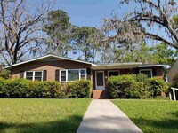 Building Photo - Charming Duplex Unit In Franklin Park