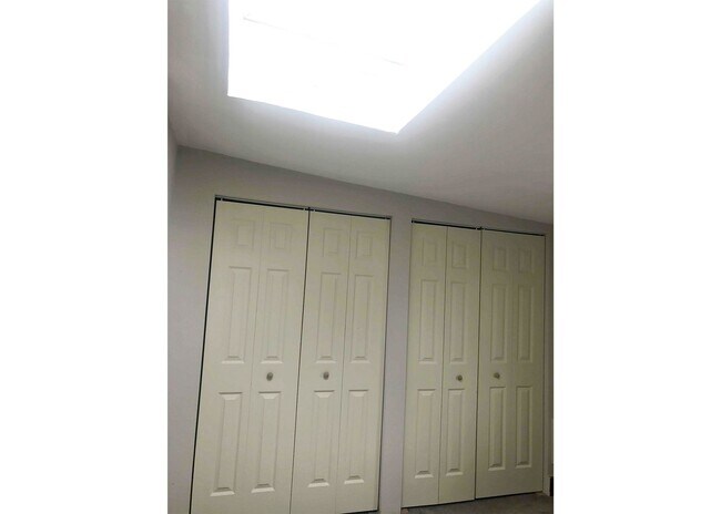 Building Photo - 3255 Bishop St