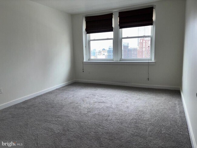 Building Photo - 111 S 15th St