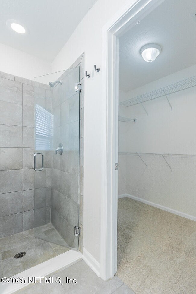 Building Photo - 95241 Tanglewood Dr