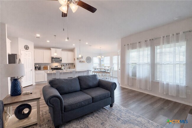 Building Photo - 2403 Corradino St