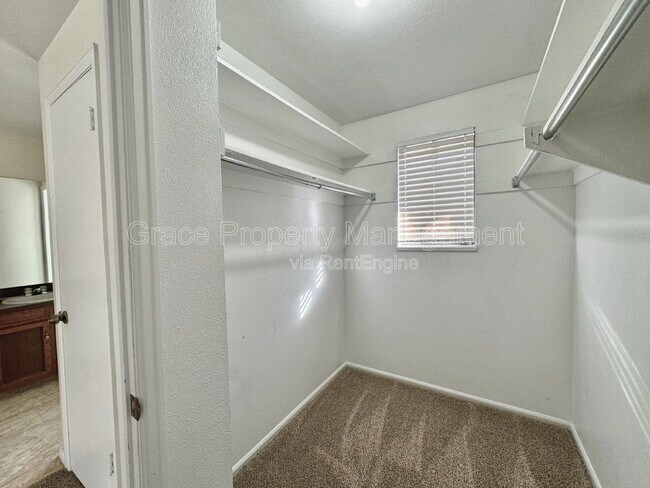 Building Photo - 5728 S Kenton St