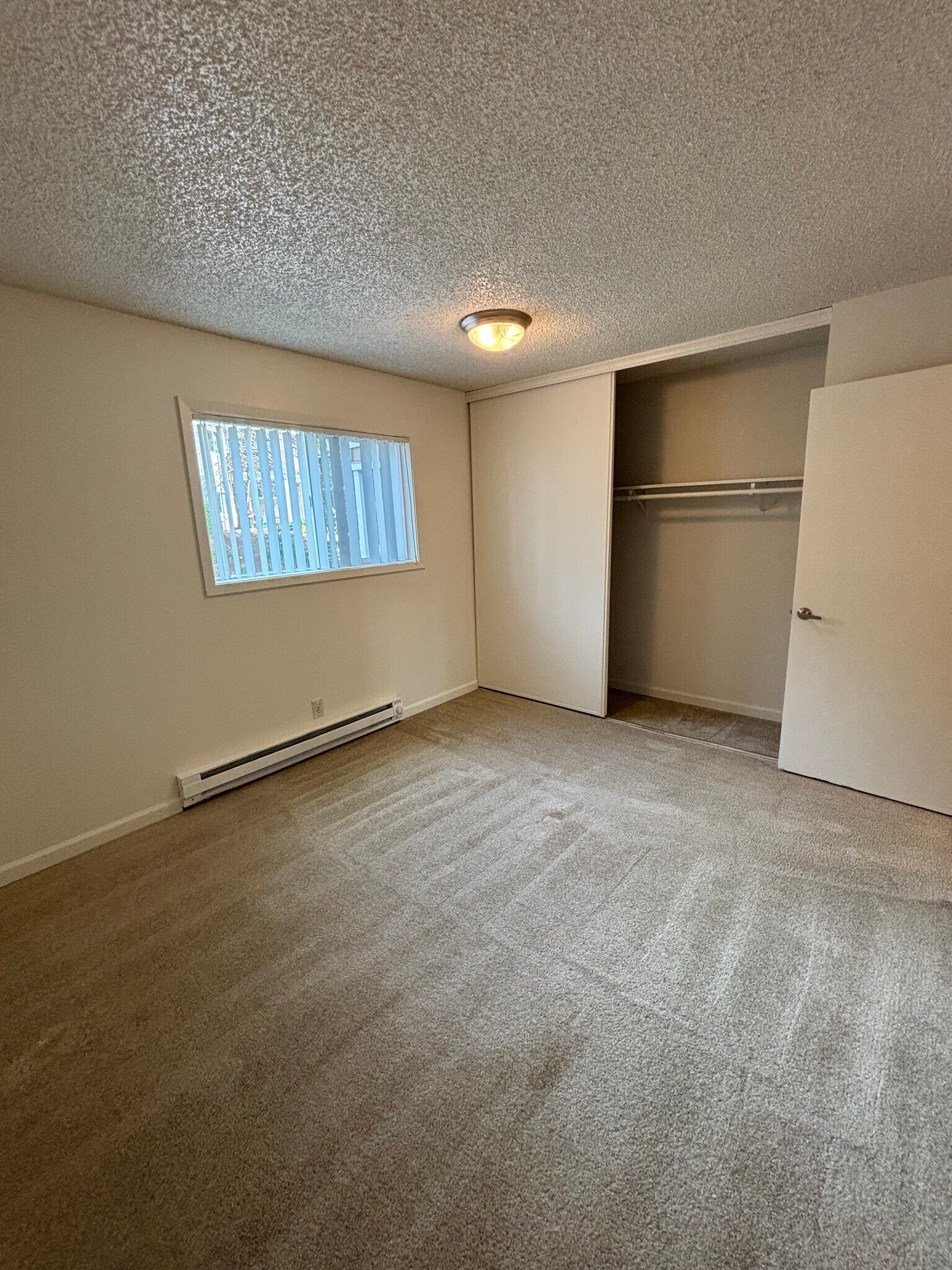 Building Photo - 8585 SW Canyon Ln