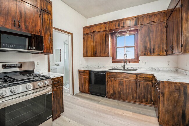 Building Photo - 3309 Avenue N