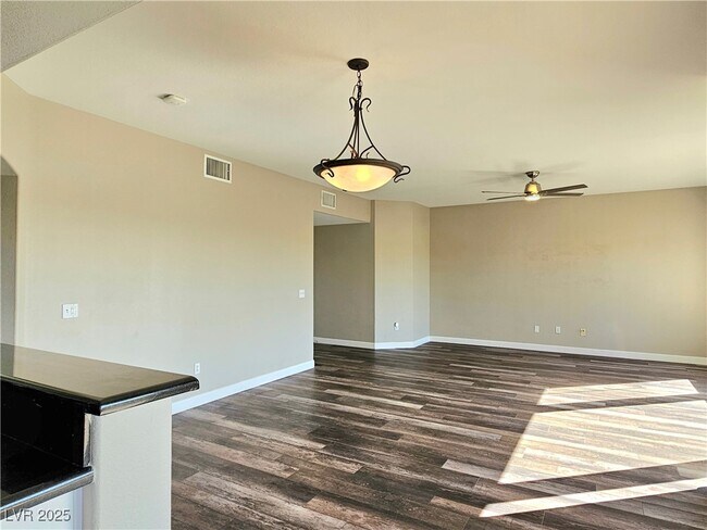 Building Photo - 10809 Garden Mist Dr