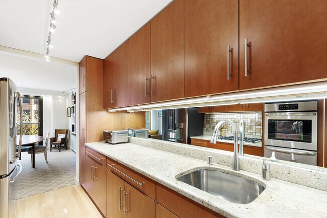 Building Photo - 180 Beacon St