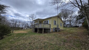 Building Photo - 454 Oak Grove Rd