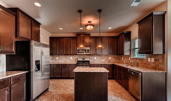 Building Photo - 135 Lindsey Terrace