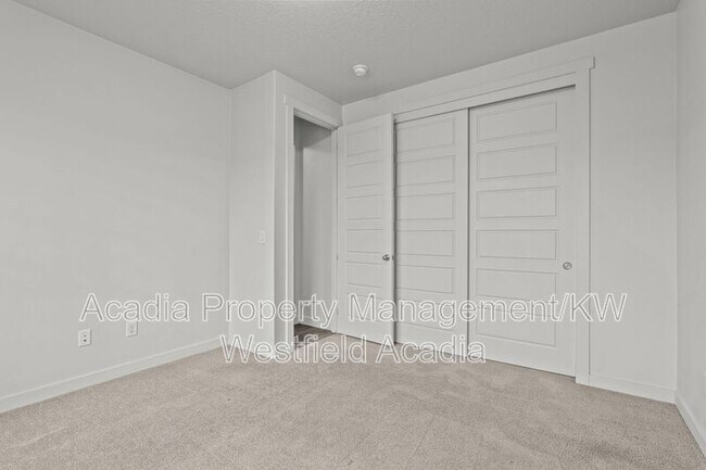 Building Photo - 298 Old Farm Ln