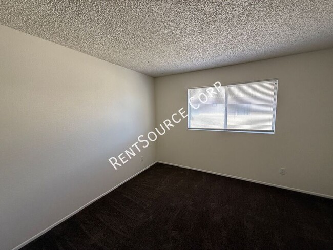 Building Photo - 1601 Cactus Dr