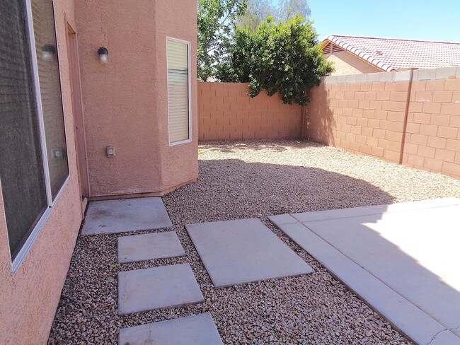 Building Photo - 4106 E Chambers St