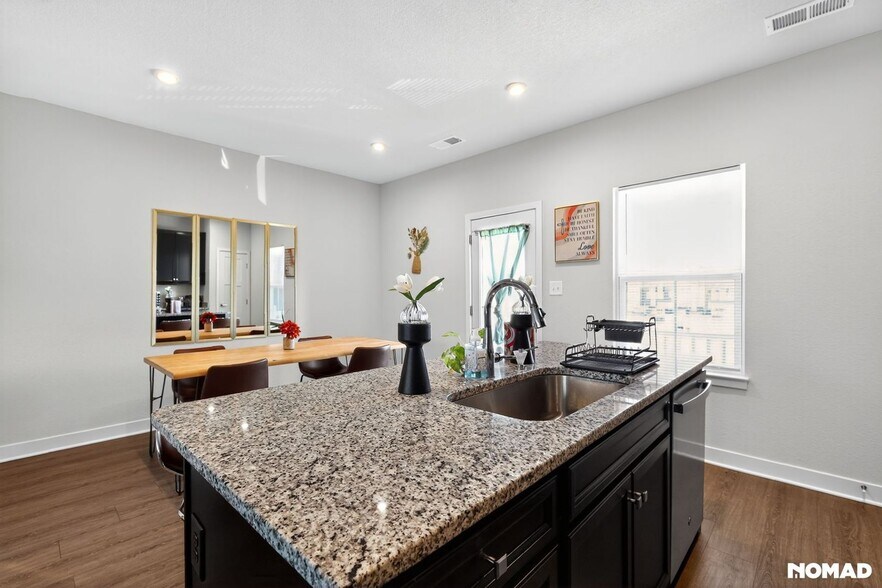 Building Photo - 103 Sandra Rd