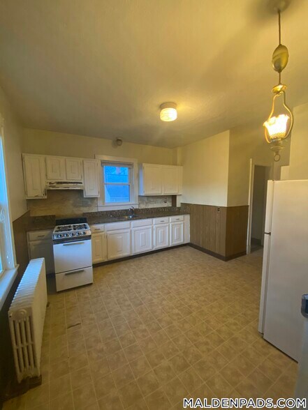 Building Photo - 40 Cedar St