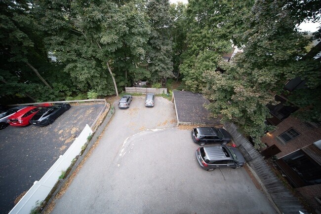 Building Photo - 208 Rawson Rd