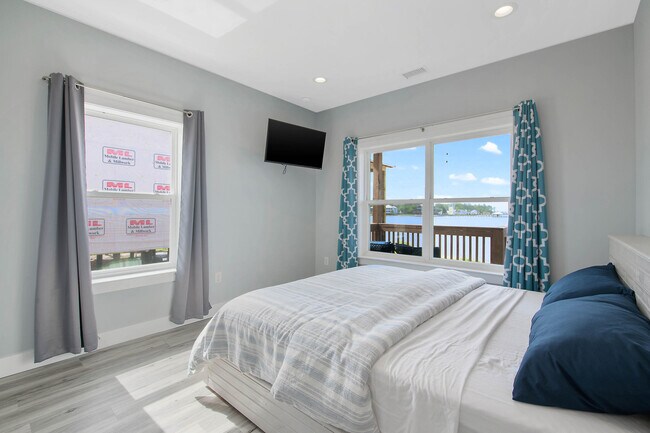 Building Photo - 486 Beatrice Point Rd