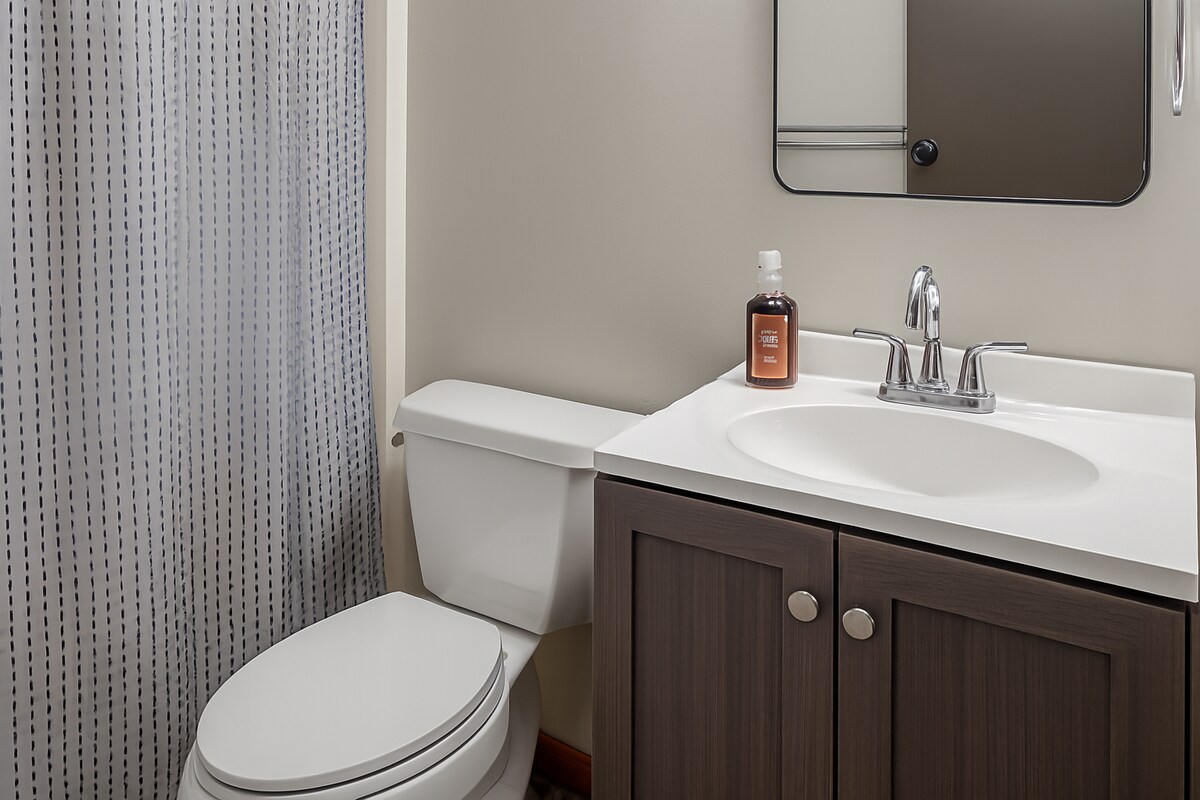 Building Photo - 5212 Belclare Rd