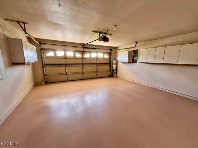 Building Photo - 621 SW 10th Pl