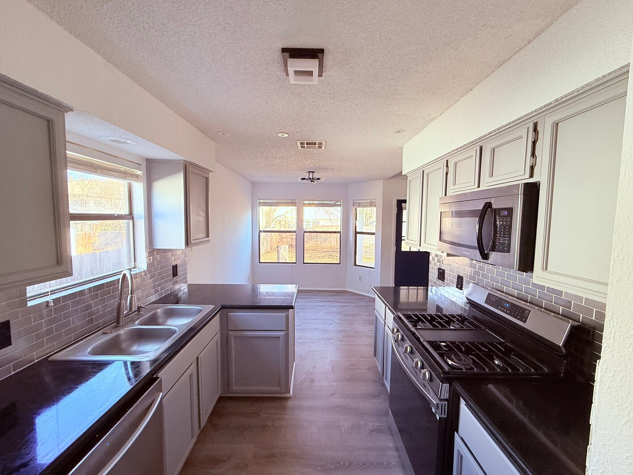 Building Photo - 914 Dover Pass