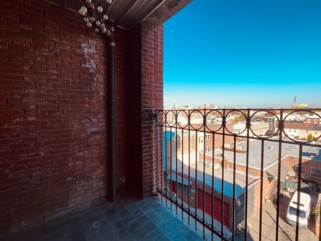 Building Photo - 430 Fairmount Ave