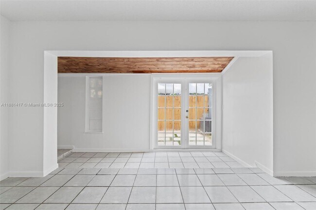 Building Photo - 10387 SW 209th Ln