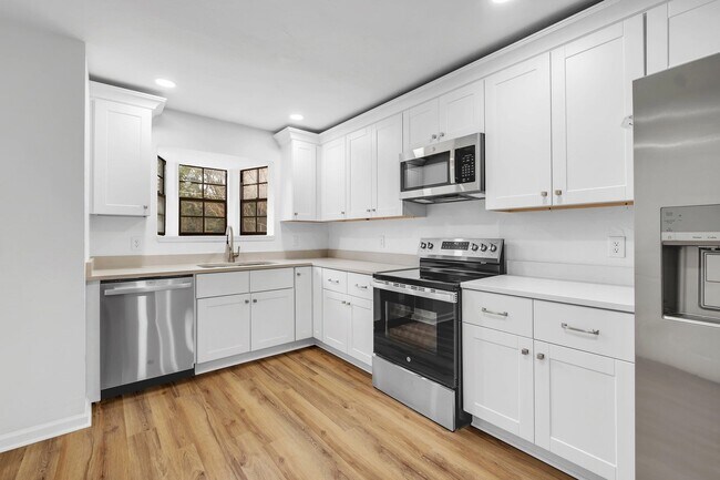 Building Photo - 1305 Cross Creek Cir