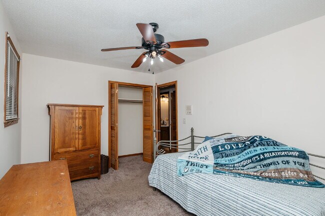 Building Photo - Fully Furnished Charleston Rental Near Folly Beach – Utilities Included | $3,100/Month