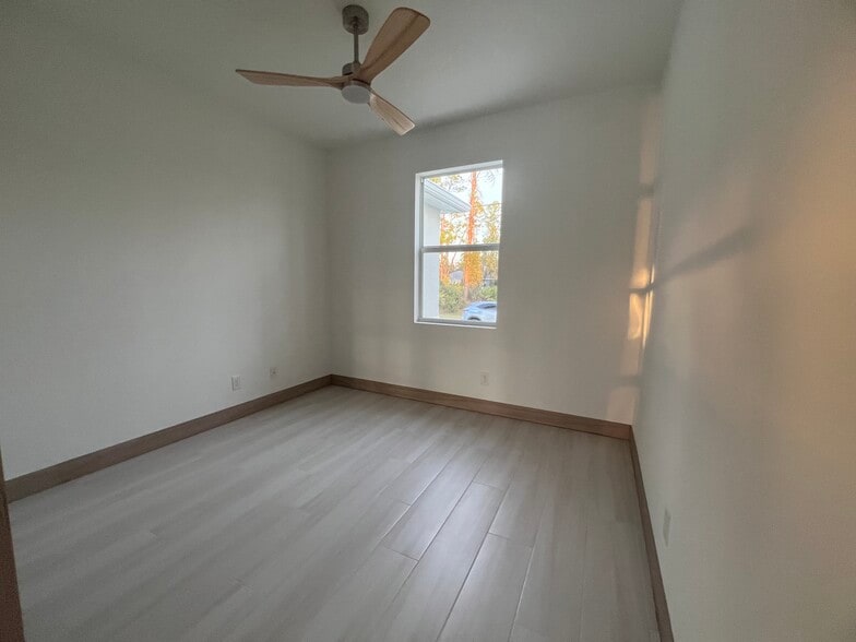 Building Photo - 4327 Kinlock St