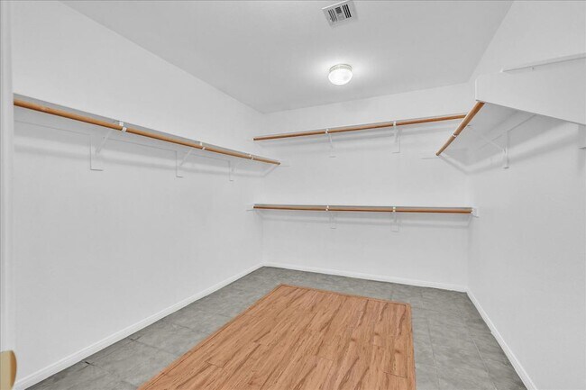 Building Photo - 881 Brunellos Ave