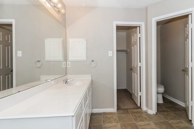 Building Photo - 12146 Landsdown Ridge Way