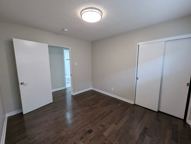 Building Photo - Elevated Living in University City