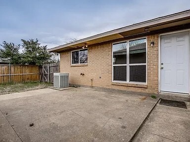 Building Photo - 12805 Pandora Dr