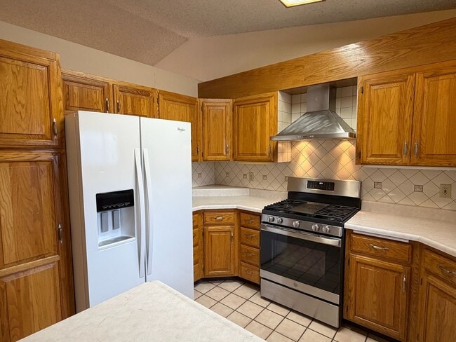 Building Photo - 1005 Princewood Pl