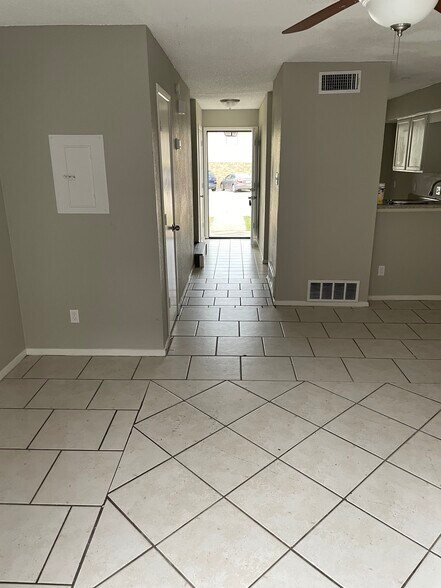 Building Photo - 8110 Foxfire Ln