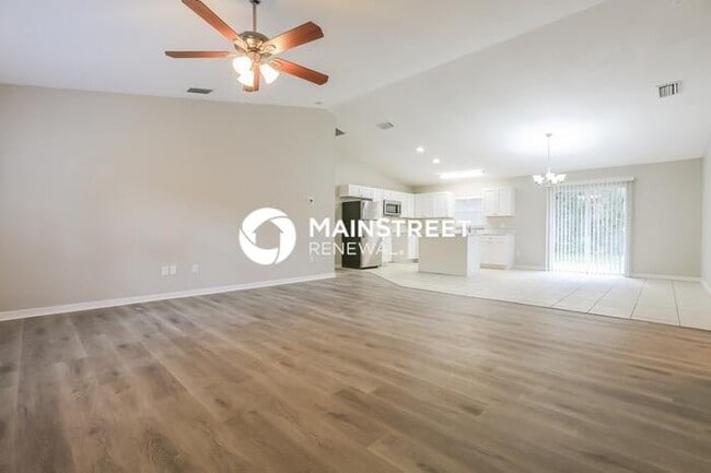Building Photo - 3 Bedroom Pet-Friendly Home in north port,...