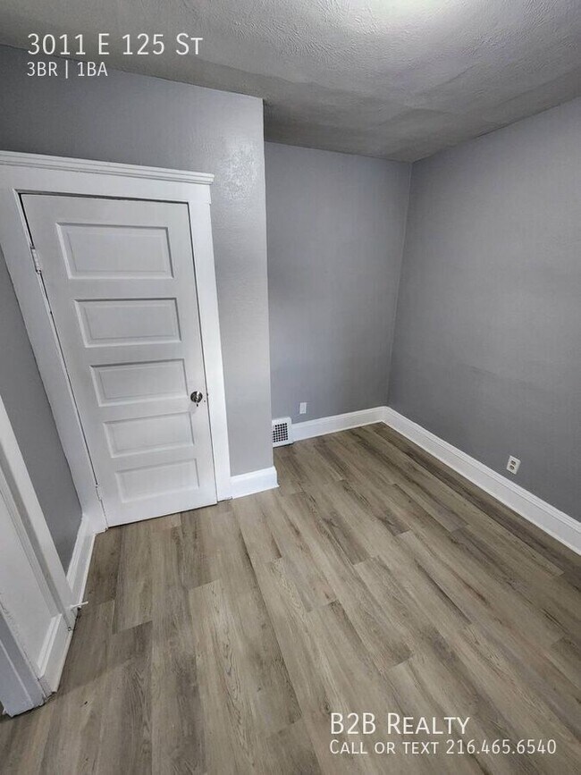 Building Photo - 3011 E 125th St