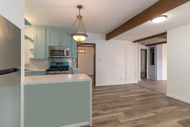 Building Photo - 3940 Hubert Ave