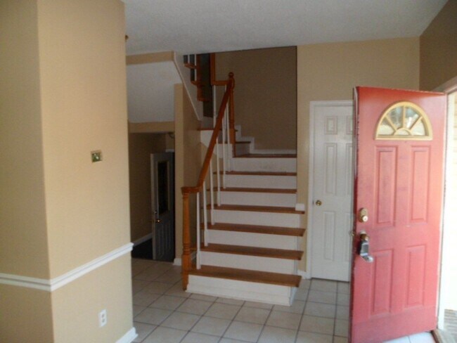 Building Photo - 2225 Pratt St