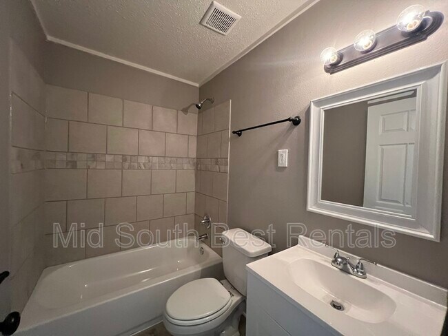 Building Photo - 1231 Meda St